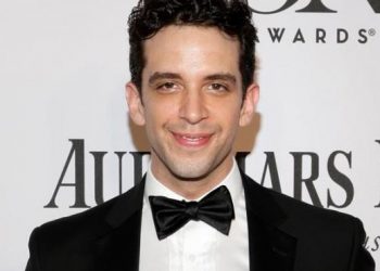 EL ACTOR DE BROADWAY NICK CORDERO MUERE POR COVID-19