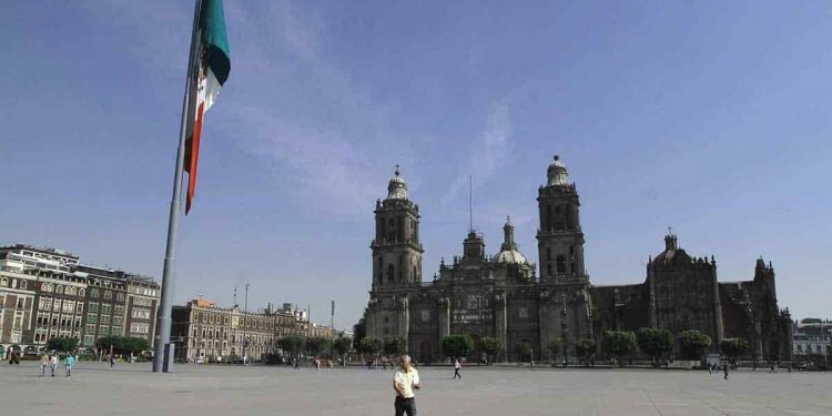 EN EL GRITO SE PERMITIRÁ QUE EN ZÓCALO ESTÉN 500 PERSONAS: LÓPEZ OBRADOR