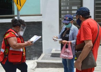 RECIBEN ADULTOS MAYORES EN SU DOMICILIO PAGO DE PENSIÓN ANTE COVID-19