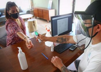 PIDE ALCALDESA DE PUERTO MORELOS A LA POBLACIÓN REDOBLAR ESFUERZOS ANTE EL COVID 19