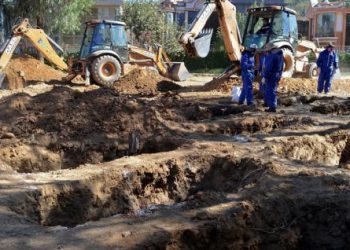 HABILITAN MÁS TUMBAS EN BOLIVIA TRAS QUEJAS POR MUERTOS ACUMULADOS EN CASAS