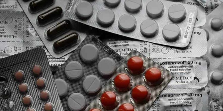 HABRÁ COMPRAS CONSOLIDADAS DE MEDICAMENTOS EN EL EXTERIOR: LÓPEZ OBRADOR