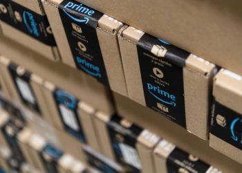 HARTO DE LOS MALOS TRATOS DE AMAZON, UN HOMBRE RENUNCIÓ Y ABANDONÓ UNA CAMIONETA CON PEDIDOS Y LAS LLAVES ADENTRO