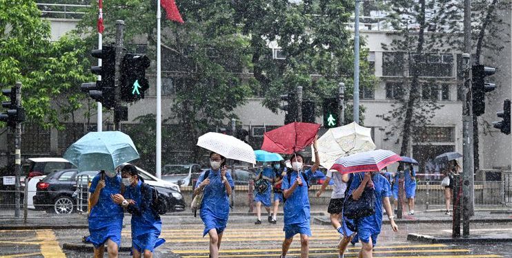 HONG KONG CIERRA DE NUEVO LAS ESCUELAS POR REPUNTE DE CONTAGIOS DE COVID-19