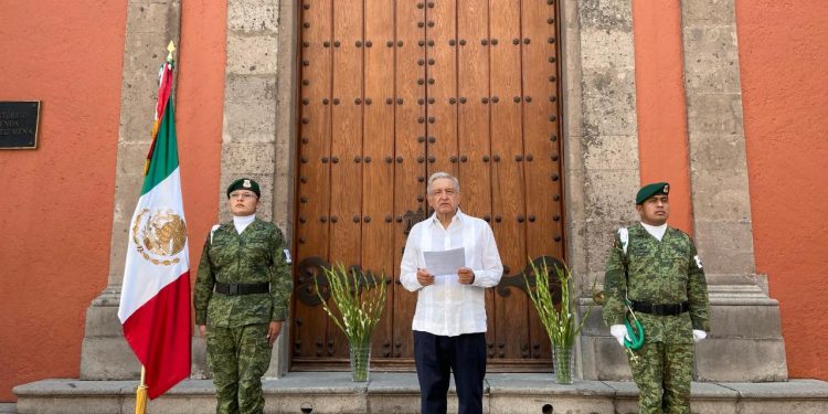 OFRECE AMLO APOYO A FAMILIARES DE VÍCTIMAS DE COVID-19