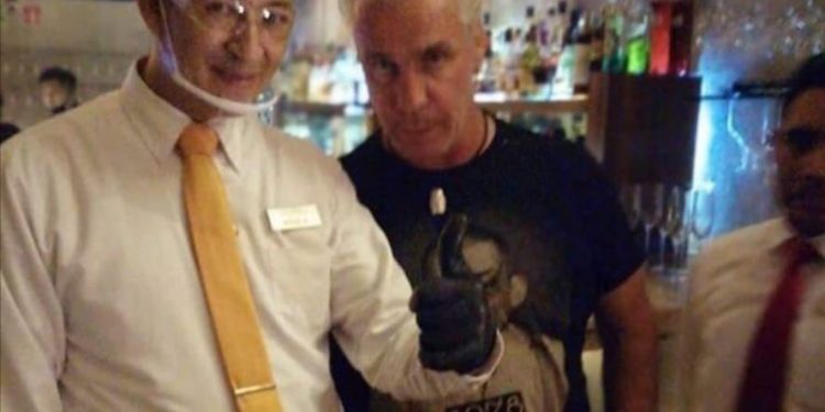 VOCALISTA DE RAMMSTEIN DISFRUTA DE LA INUSUAL TRANQUILIDAD DE CANCÚN