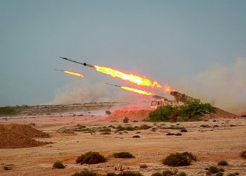 IRÁN LANZA MISILES BALÍSTICOS SUBTERRÁNEOS EN UNAS MANIOBRAS