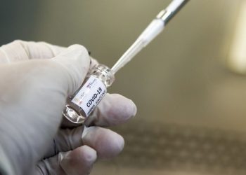 LONDRES ACUSA A HACKERS RUSOS DE QUERER ROBAR DATOS DE VACUNA CONTRA COVID-19