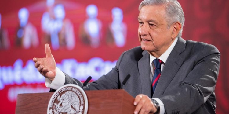 LOZOYA MENCIONA A «PERSONALIDADES Y POLÍTICOS»: LÓPEZ OBRADOR