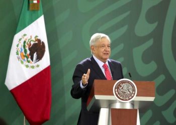 LÓPEZ OBRADOR, ABIERTO A ANALIZAR UN NUEVO PACTO FISCAL