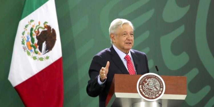 LÓPEZ OBRADOR, ABIERTO A ANALIZAR UN NUEVO PACTO FISCAL