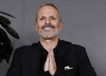 MIGUEL BOSÉ ACUSA A TWITTER DE CENSURARLO POR APOYAR A BOLIVIA