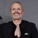 MIGUEL BOSÉ ACUSA A TWITTER DE CENSURARLO POR APOYAR A BOLIVIA