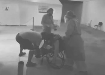 MUERE CIUDADANA A LAS AFUERAS DEL HOSPITAL DE JALAPA; ACUSAN PRESUNTA OMISIÓN DE MÉDICOS