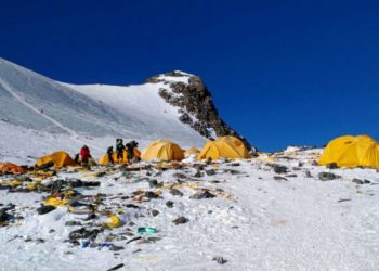 NEPAL REABRE EL EVEREST TRAS CUATRO MESES CERRADO POR COVID-19