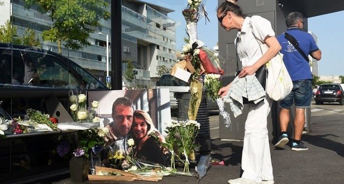 PASAJEROS ASESINAN A CHOFER DE AUTOBÚS POR PEDIRLES QUE USEN CUBREBOCAS