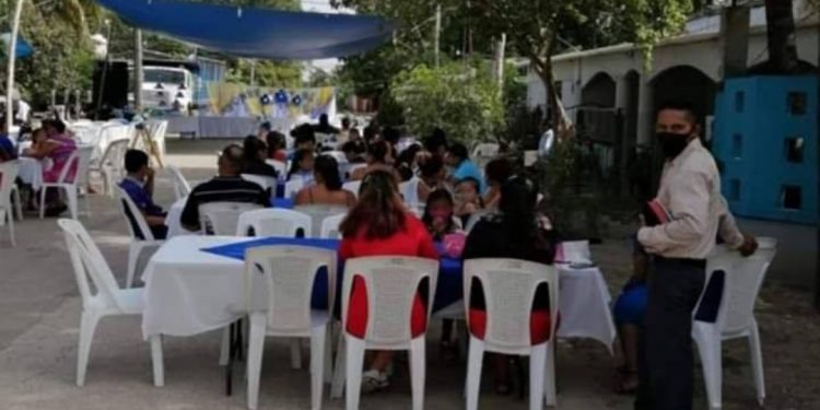 POLICÍA CANCELA FIESTA DE XV AÑOS EN TABASCO POR NO RESPETAR MEDIDAS CONTRA COVID-19