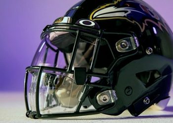 PRESENTAN CASCO DISEÑADO PARA PREVENIR EL COVID-19 EN LA NFL