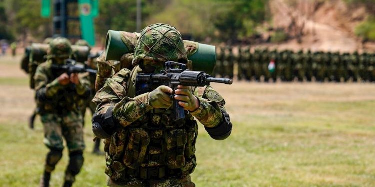 RETIRAN A 31 MILITARES COLOMBIANOS SEÑALADOS DE ABUSOS SEXUALES