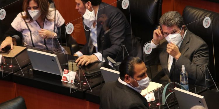 SENADORES DE MORENA SE PRACTICAN PRUEBA DE COVID-19