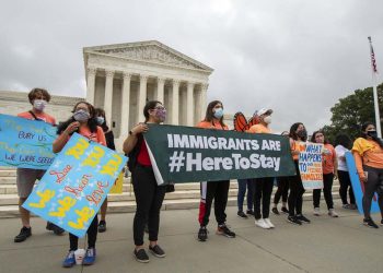 UNA CORTE FEDERAL DE ESTADOS UNIDOS RESTAURA EL DACA