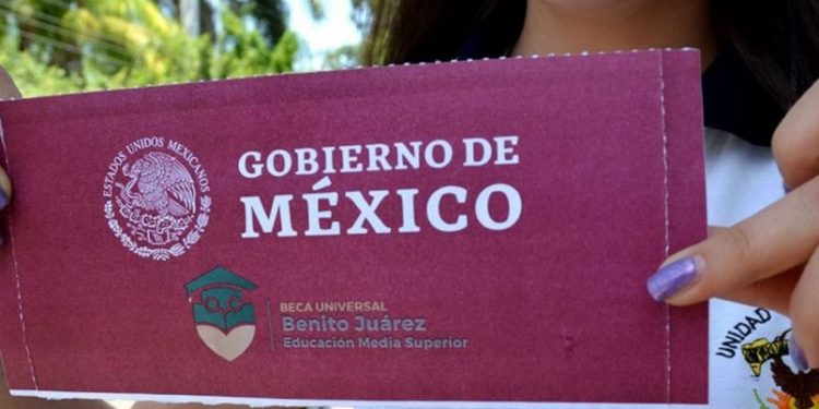 AVANZA EL PAGO DE LAS BECAS BENITO JUÁREZ