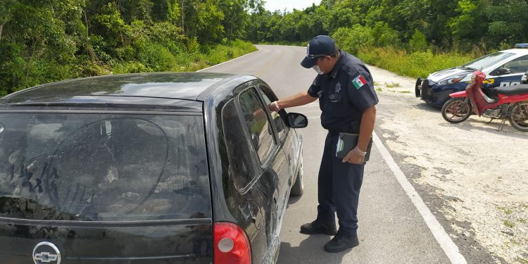 CONTINÚA SUBDIRECCIÓN DE TRÁNSITO VIGILANTE DE QUE LA CIUDADANÍA USE CUBREBOCAS