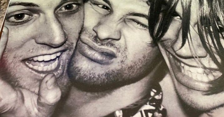 MUERE EX GUITARRISTA DE RED HOT CHILI PEPPERS