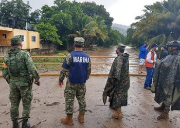 LA SEMAR IMPLEMENTA ACCIONES DE APOYO A LA SOCIEDAD EN EL PACÍFICO MEXICANO MEDIANTE EL PLAN MARINA, ANTE EL PASO DE FENÓMENOS NATURALES.