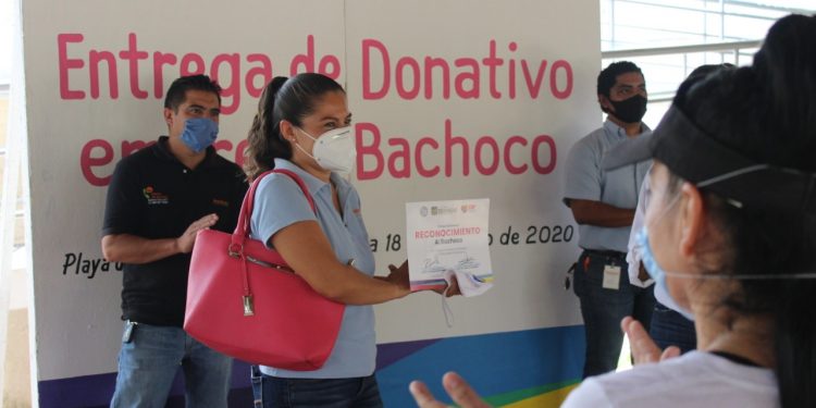 UNIDOS DIF Y BACHOCO ENTREGAN DONATIVO DE ALIMENTOS A GRUPOS VULNERABLES