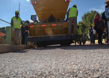 INTENSIFICA SERVICIOS PÚBLICOS ACCIONES DE BACHEO EN CALLES DE LA ISLA