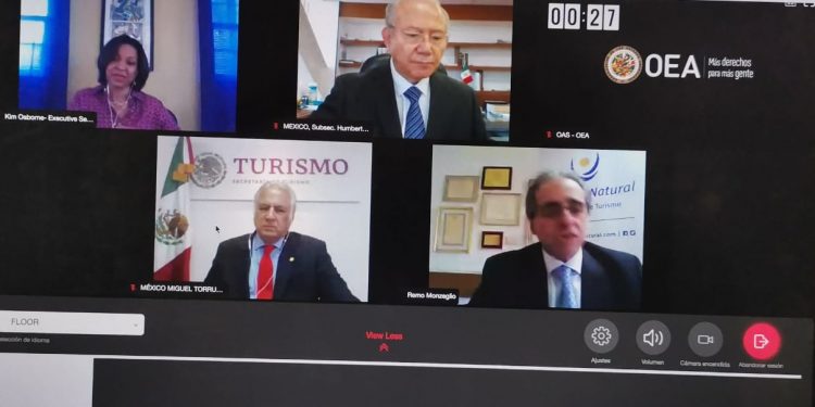 SOSTIENE MIGUEL TORRUCO REUNIÓN DE TRABAJO CON LOS DIRECTIVOS DEL CONSEJO NACIONAL EMPRESARIAL TURÍSTICO