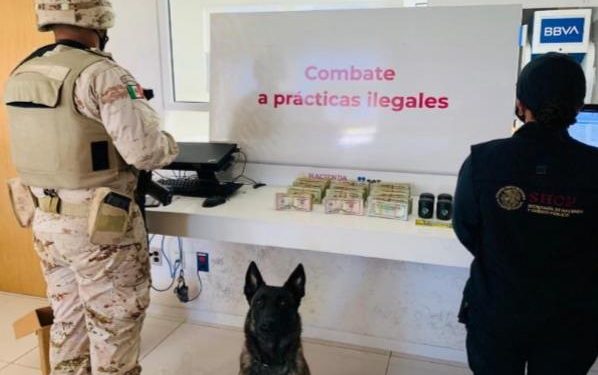 ADUANAS DECOMISA 2.5 MILLONES DE PESOS EN DIVISAS Y RELOJES DE LUJO EN ADUANAS DE TIJUANA, NUEVO LAREDO Y EN EL AICM