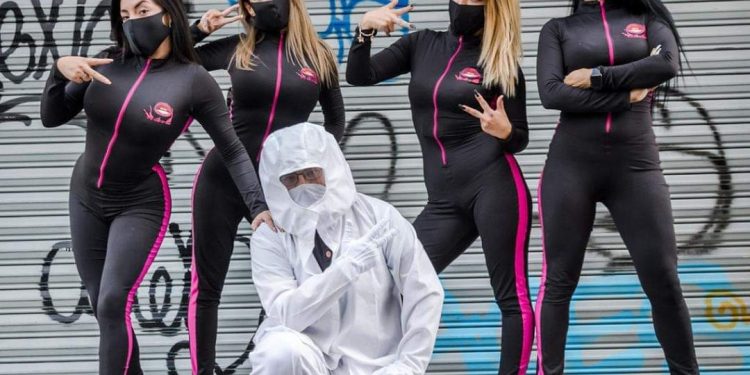 OFRECEN TABLE DANCE A DOMICILIO