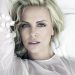CHARLIZE THERON CUMPLE AÑOS Y ES TENDENCIA NATURAL