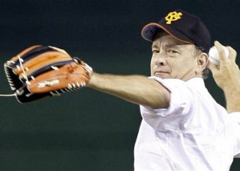 TOM HANKS «VUELVE» AL ESTADIO DE LOS ATLÉTICOS DE OAKLAND