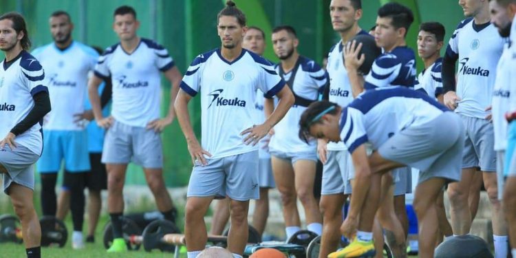 REGRESAN A CASA EN BUSCA DE NUEVAS VICTORIAS.