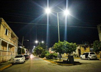 TIENE ISLA MUJERES 80 POR CIENTO DE AVANCE EN TRABAJOS DE MANTENIMIENTO DE ALUMBRADO PÚBLICO