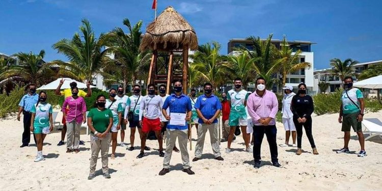 CAPACITA AYUNTAMIENTO A PERSONAL DE HOTEL PARA PROTEGER TORTUGAS MARINAS