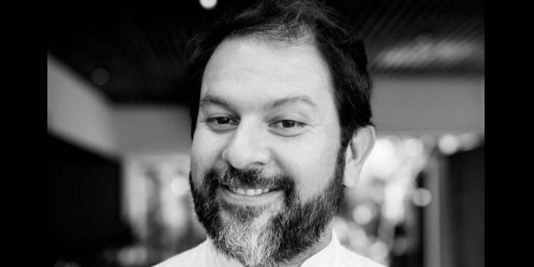 ENRIQUE OLVERA CHEF Y DUEÑO DEL RESTAURANTE PUJOL ENREDADO EN UNA POLÉMICA