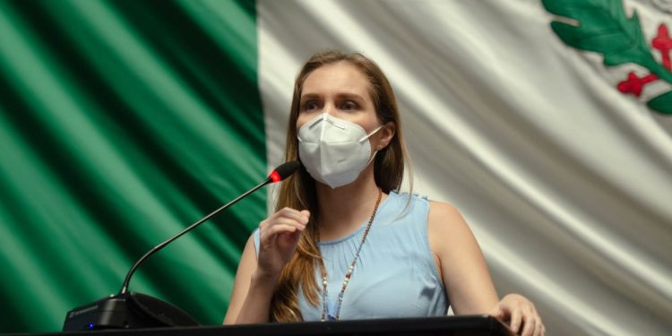 FALTA DE VOLUNTAD POLÍTICA, GENERA AUSENCIA DE LEGISLADORES EN EL CONGRESO DEL ESTADO: ATENEA GÓMEZ