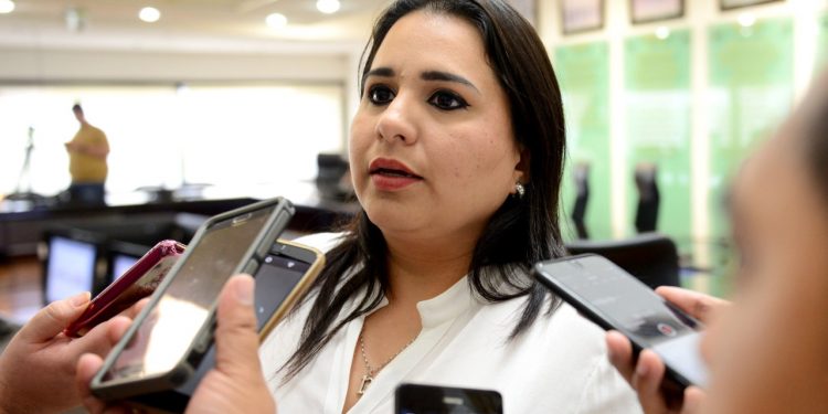 MAYULI MARTÍNEZ RESPALDA QUE SE ABRA INVESTIGACIÓN POR PECULADO ELECTORAL DE MORENA, PÍO LÓPEZ OBRADOR Y DAVID LEÓN