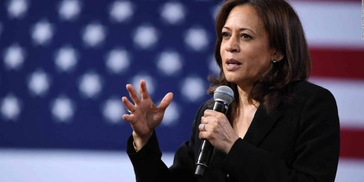 ¿QUIÉN ES LA SENADORA KAMALA HARRIS?
