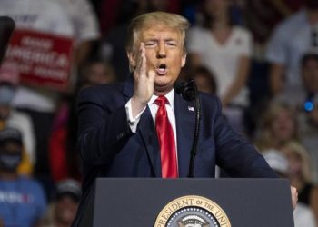 DONALD TRUMP INSISTE EN ABRIR LAS ESCUELAS