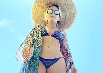 FEY ENLOQUECE A SUS SEGUIDORES CON TREMENDO BIKINI