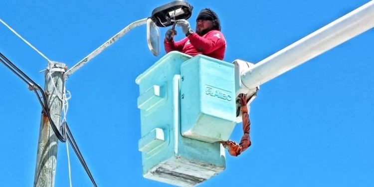 AVANZA UN 90% MANTENIMIENTO DE ALUMBRADO PÚBLICO EN ISLA MUJERES