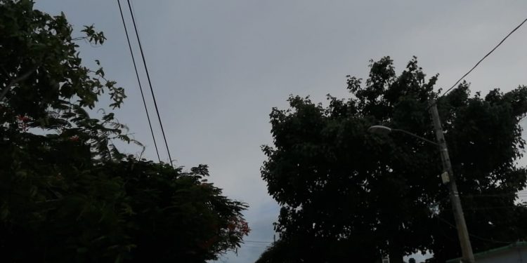 ONDA TROPICAL PROVOCA EN QUINTANA ROO LLUVIAS Y AUMENTO DE CALOR