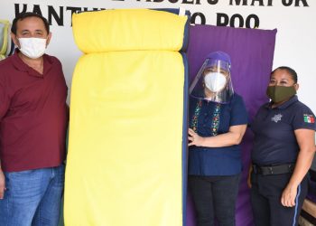 EL DIF MUNICIPAL ENTREGA APOYOS A SEGURIDAD PÚBLICA.