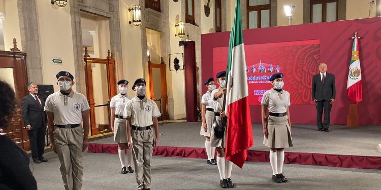 AMLO ENCABEZA CEREMONIA DE INICIO DE CICLO ESCOLAR 2020-2021