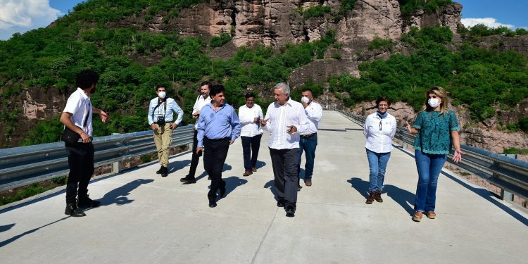 AMLO INAUGURA PRESA EN SONORA QUE TARDÓ 10 AÑOS EN CONSTRUIRSE